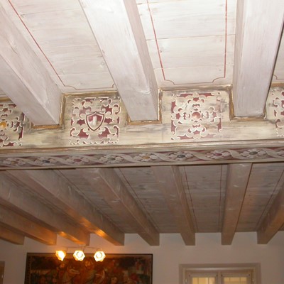 travi dipinte e decorate locanda Lo Scudo Soave (VR)